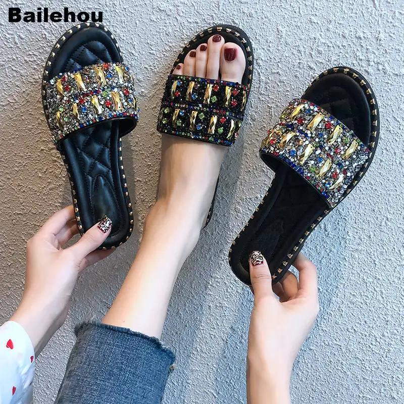 Bailehou Для женщин шлёпанцы для женщин Новая модная брендовая однотонная обувь на плоской подошве шлёпанцы для женщин женские туфли без задника открытый носок босоножки пикантные Повседневное Стразы шлёпанцы для женщин
