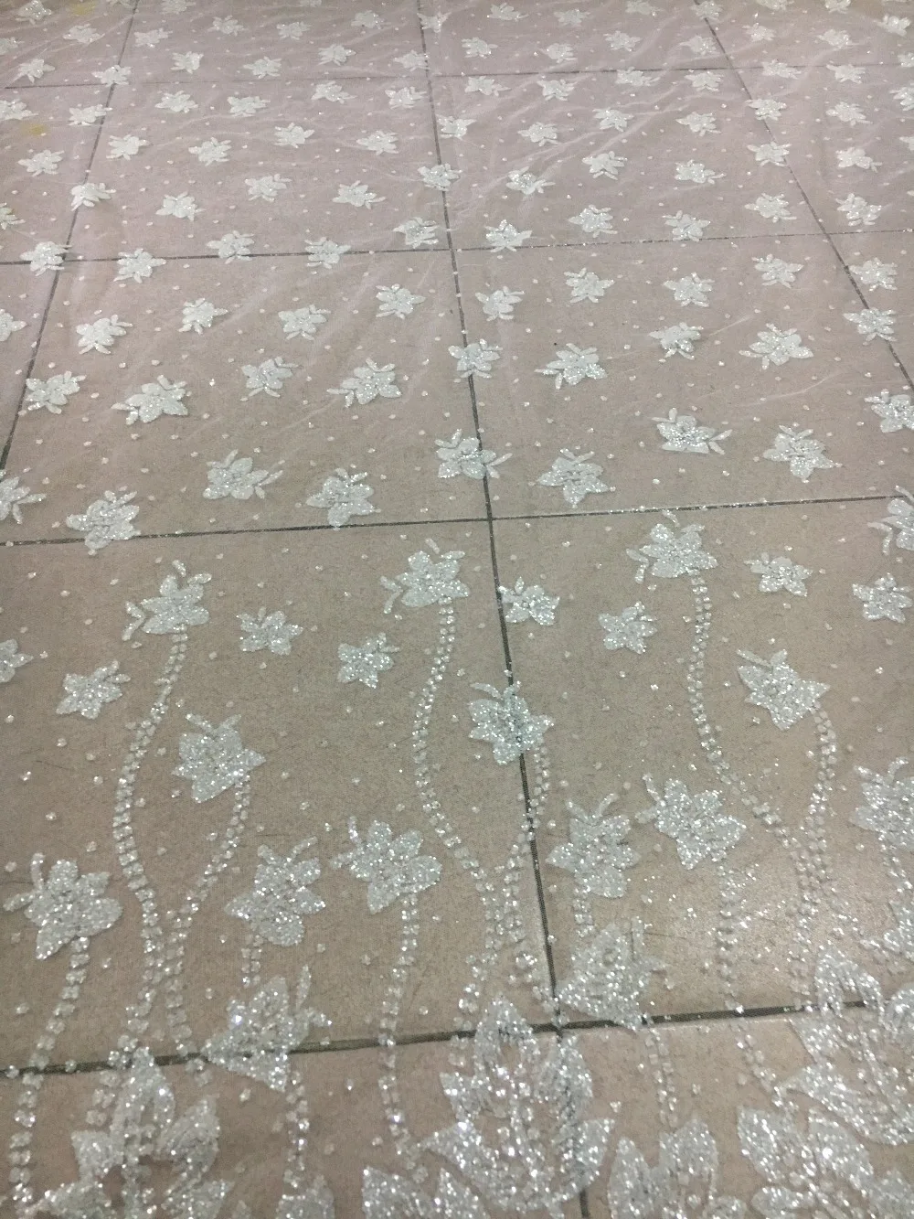 

Новинка 2017, белый цвет, цветок, ручная печать, блестящий блеск, белая сетка, кружевная ткань для леди, платье/свадьба/ночной клуб/сцена,