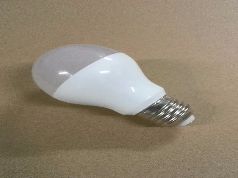 2016 hot selling 50000h lifespan high voltage 8W E27 led bulb with