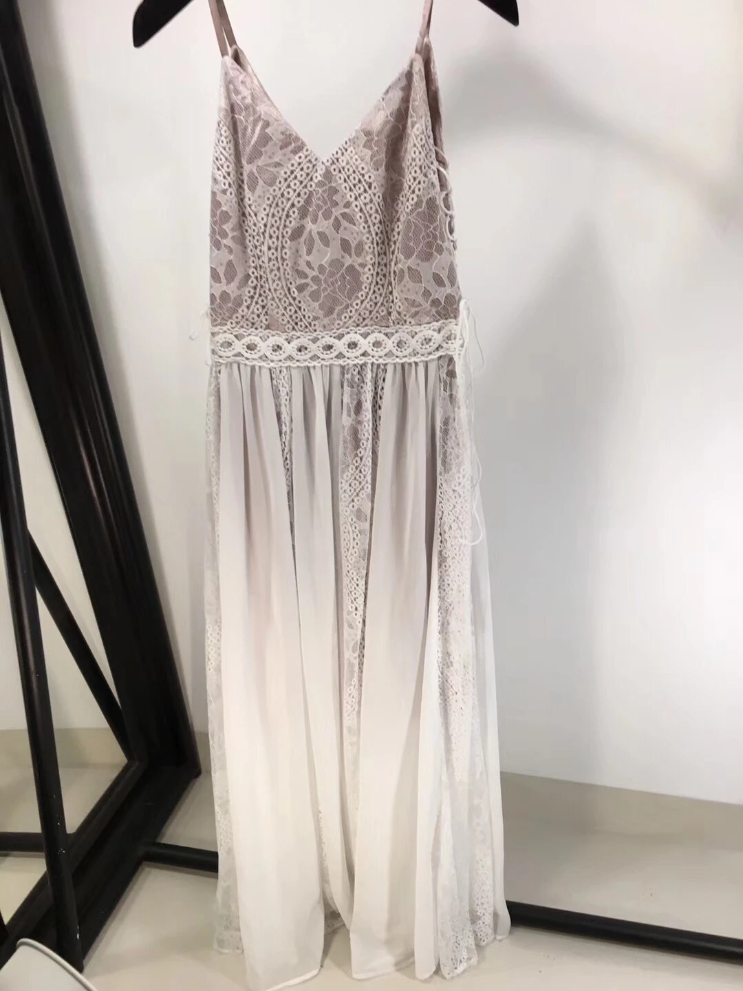New Arrival Brand Summer Fashion Patchwork Lace Dress Deep V Neck Sexy Backless Spaghetti Strap Hollow Out Long Dresses