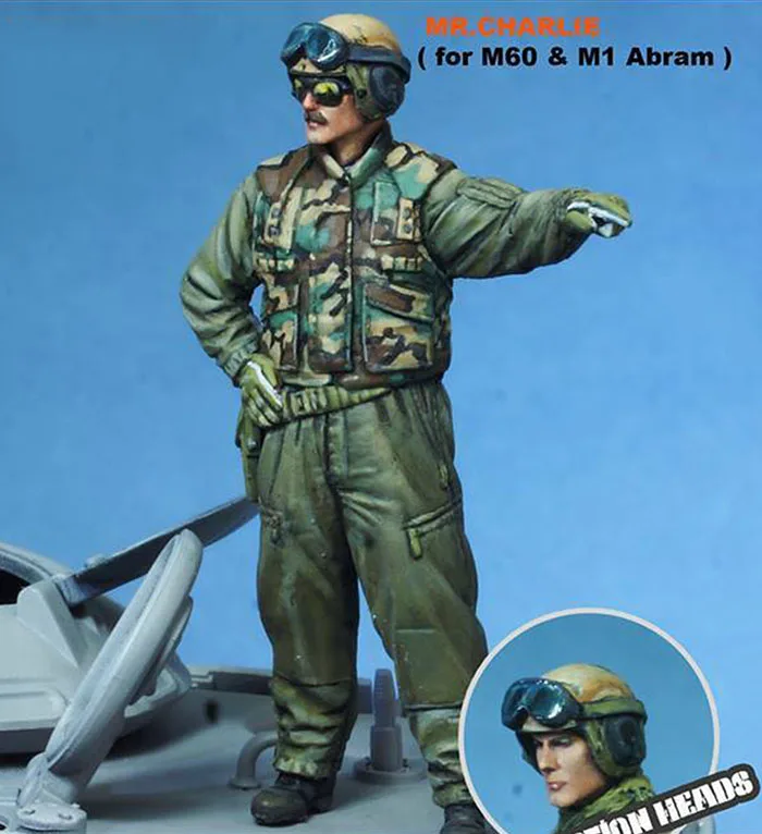 

1/35 ancient stand Crew include 1 (NO CAR ) Resin figure Model kits Miniature gk Unassembly Unpainted