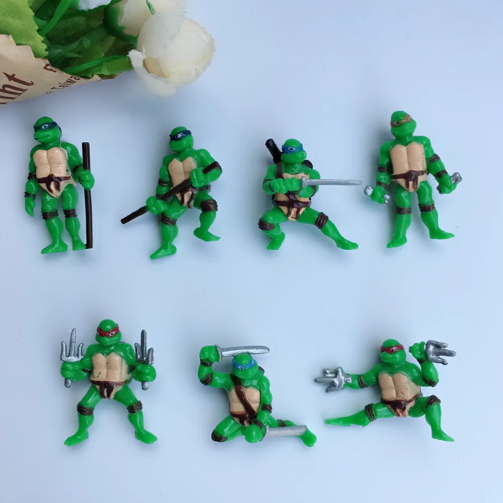 

new arrival 100pcs/lot action figures 2.5-4 several styles random mixed