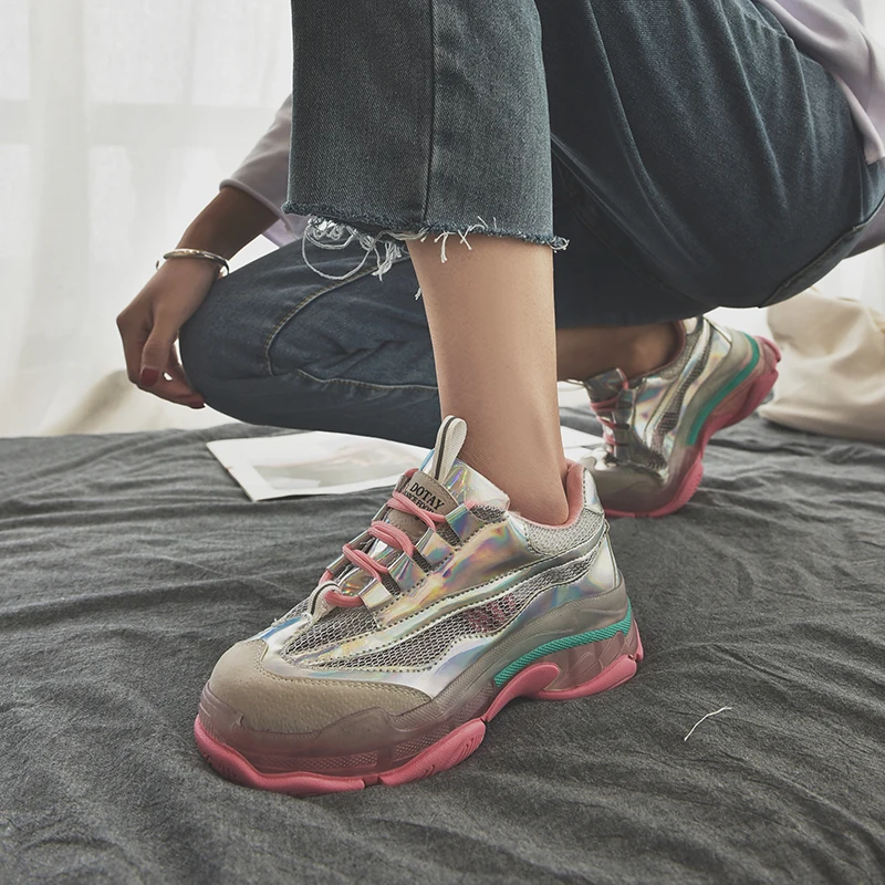 Кроссовки на массивном каблуке; блестящие дизайнерские женские кроссовки; сетчатая дышащая женская обувь; повседневная обувь на плоской платформе; мягкая обувь для отдыха