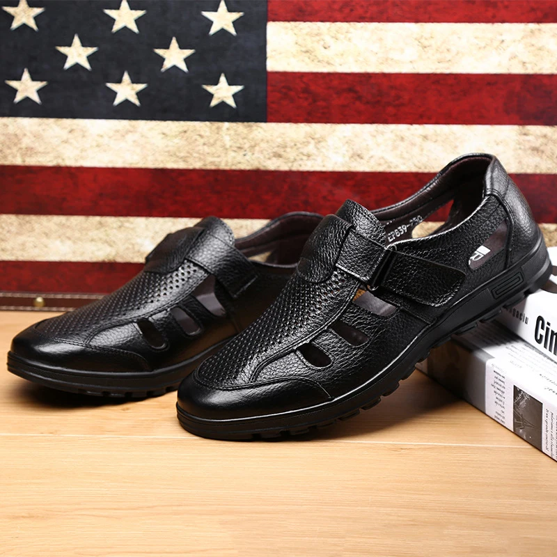 Sandals Men Genuine Leather Sandals Breathable Soft Casual Shoes Non-Slip Retro Style Outdoor Shoes with Buckle New 2019 Summer