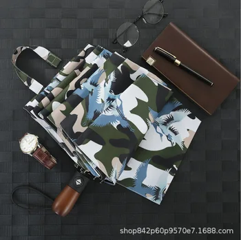

Creative trend camouflage 10 bones automatic 3 fold umbrella solid wood handle umbrella hit cloth shelter umbrella