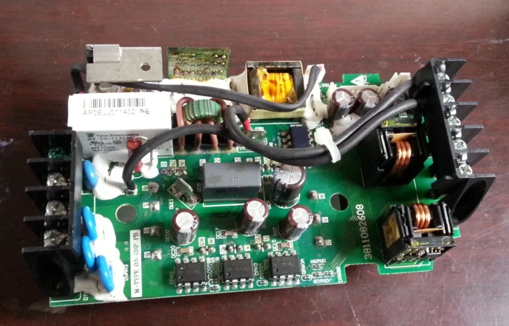VFD004M21A б/у VFDS -m 220 В/0 4 кВт | Электроника
