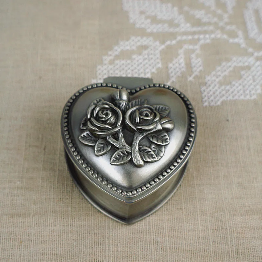 Antique Silver Rose Engraving Chest Box Carefully Shaped Jewelry Box