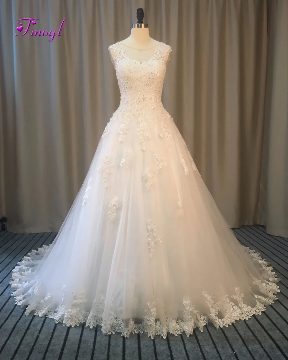 

Fsuzwel Fashion O-neck Lace Up Pearls A-Line Wedding Dresses 2019 Delicate Appliques Beaded Sequined Bride Gown Robe De Mariage