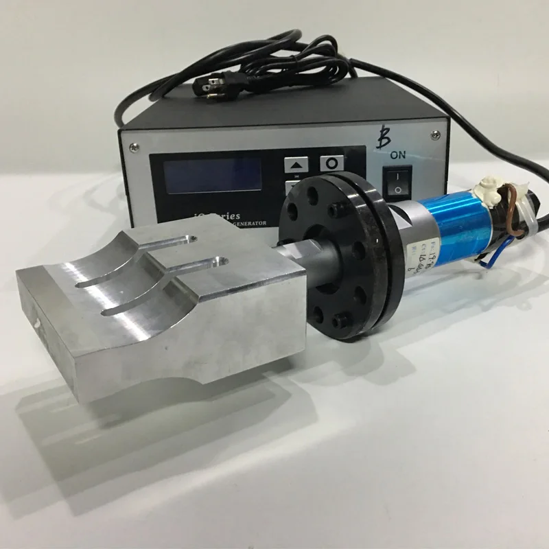 

2000W ultrasonic welding transducer with horn and 20khz ultrasonic welding generator