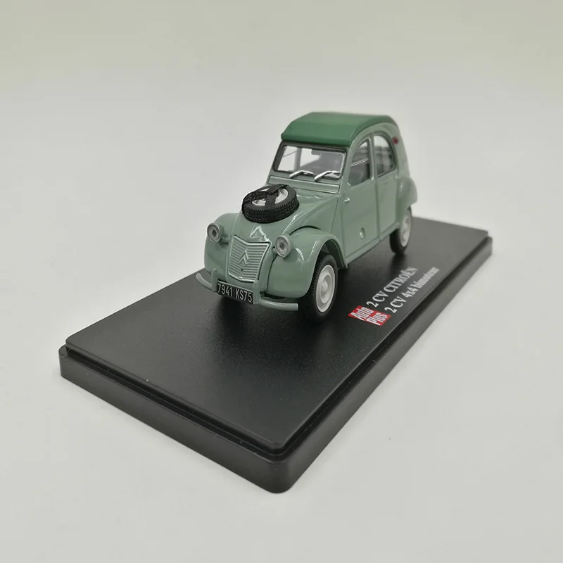 Зеленый 1:43 моделирование Citroen 2CV ретро классический автомобиль коллекция дисплей Модель сплав литье под давлением старый автомобиль игрушка - Цвет: Зеленый