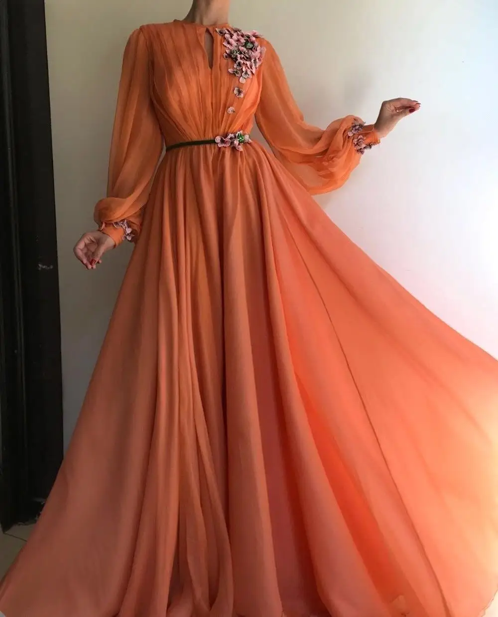 Robe de soiree Dubai Orange 3D Flower Evening Dresses Long 2019 Saudi Arabic Long Sleeves Chiffon Evening Gown Prom Party Gown Robe de soiree Dubai Orange 3D Flower Evening Dresses Long 2019 Saudi Arabic Long Sleeves Chiffon Evening Gown Prom Party Gown