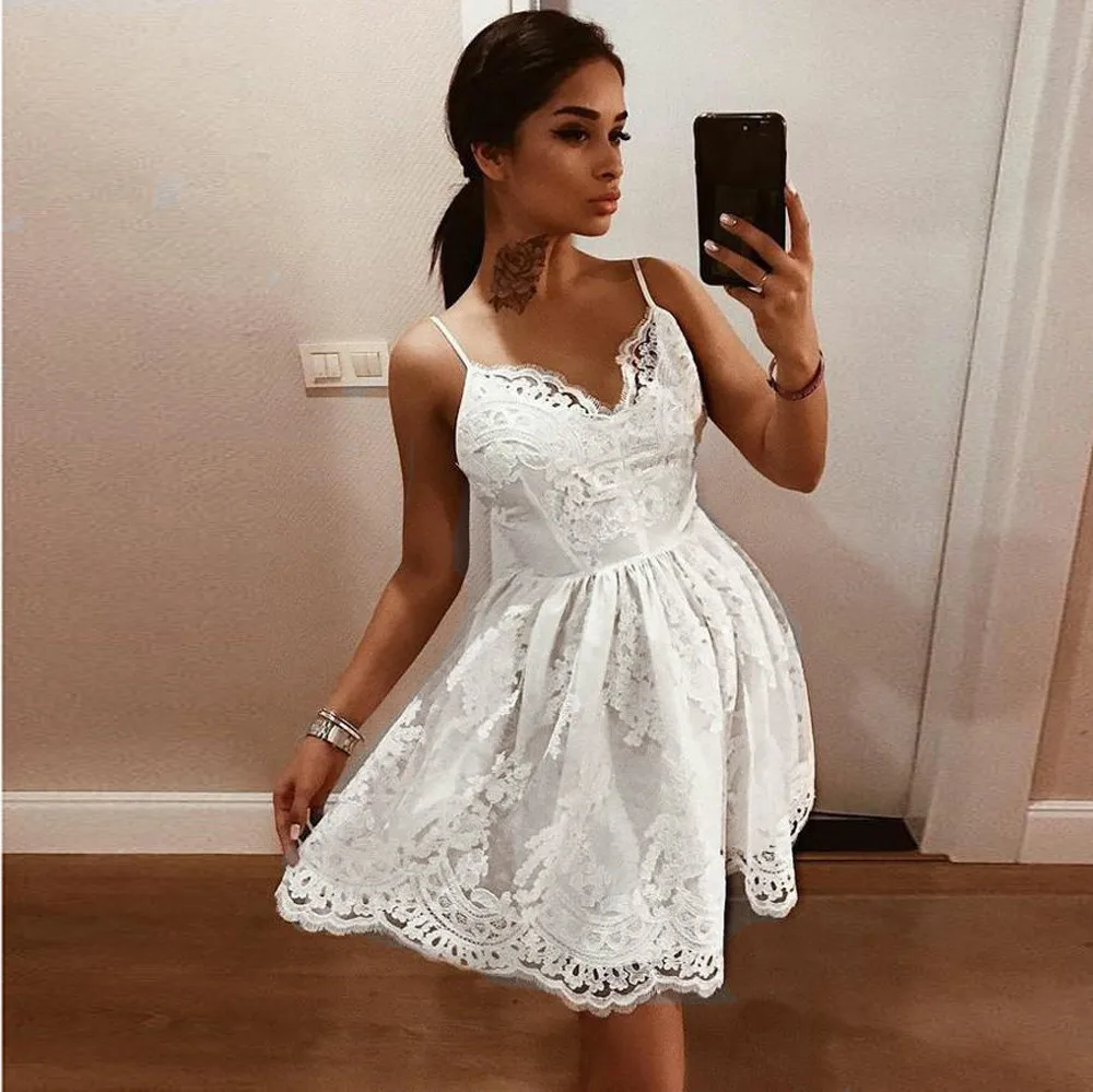 Женское кружевное мини платье C & Lagerfeld Store2019 однотонное без рукавов с треугольным