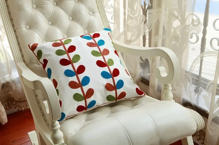 Hot new national style sofa /carcushions Flowers and Fashion Pillows decorate Hand-embroidered almofadas