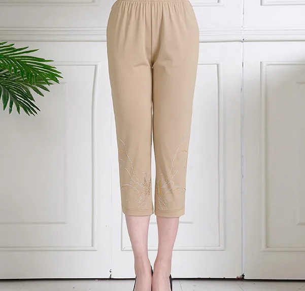 Spring Women Summer 2019 New Flowers Stretch Leggings Cropped Trousers Plus Size Middle Age Mother Fashion Casual Pants Spring Women Summer 2019 New Flowers Stretch Leggings Cropped Trousers Plus Size Middle Age Mother Fashion Casual Pants