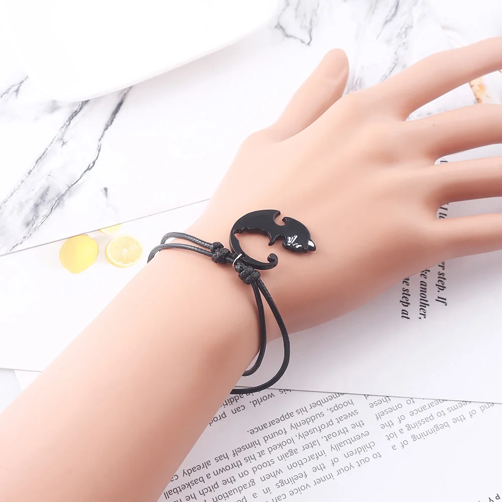 A Pair Black White Cat Couples Bracelets Bangles For Women Fashion Jewelry Cute Pendants With Leather chain Bracelets Lover Gift