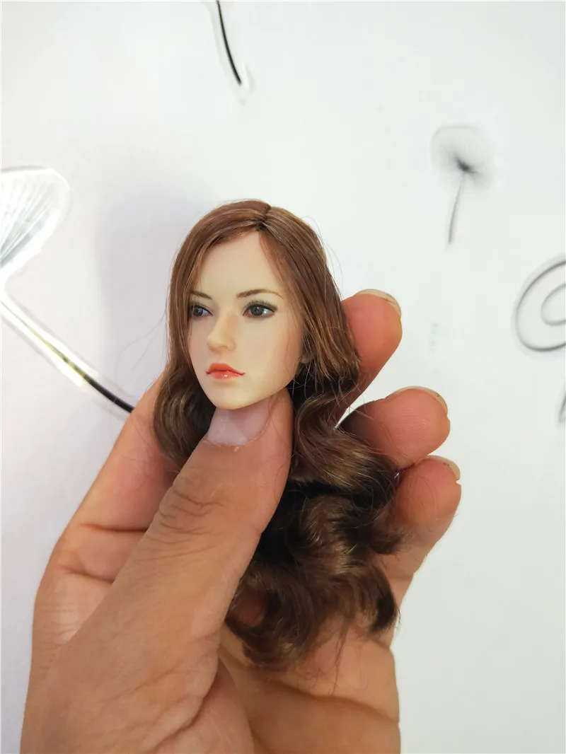 Модель 1/6 года Женская фигурка головы из Азии коричневые кудри/черные длинные
