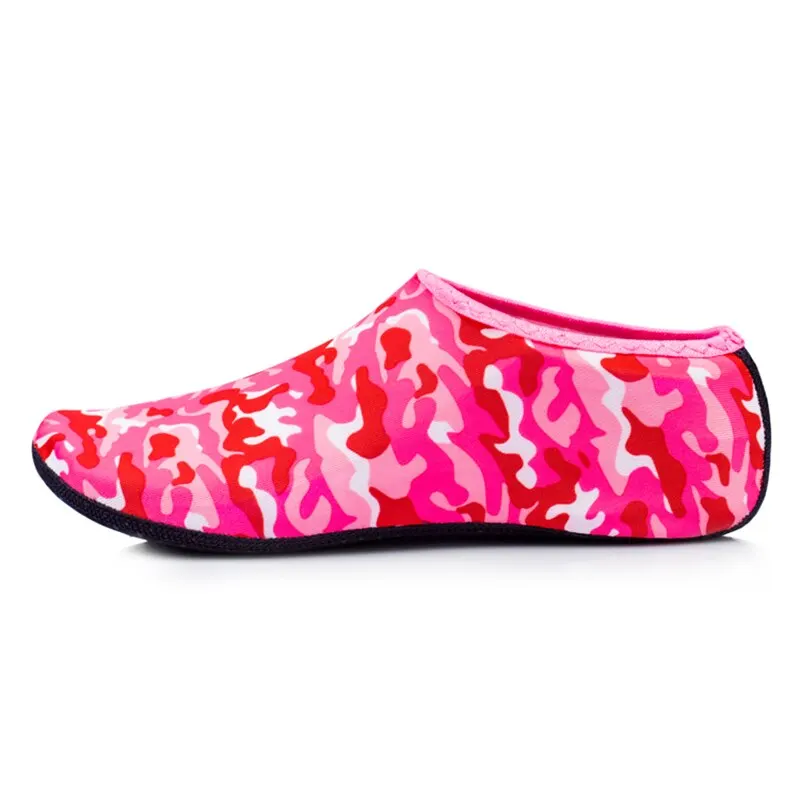 Пляжные сандалии унисекс; Мягкие плюшевые шлепанцы на плоской нескользящей подошве; тапочки для взрослых; летняя дышащая обувь для плавания - Цвет: Красный