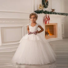 2017 Robe De Bal Cap Manches Chérie Dentelle Blanche Longue Fleur Fille Robes Première Communion Robes