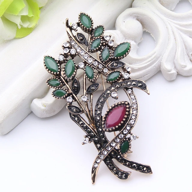 Promotion Gift Wholesale Custom Creative New Style Jewelry Brooches Women  Crystal Rhinestone Brooch Pin (BROOCH-07) - China Brooches on  and  Brooches or Brooches price