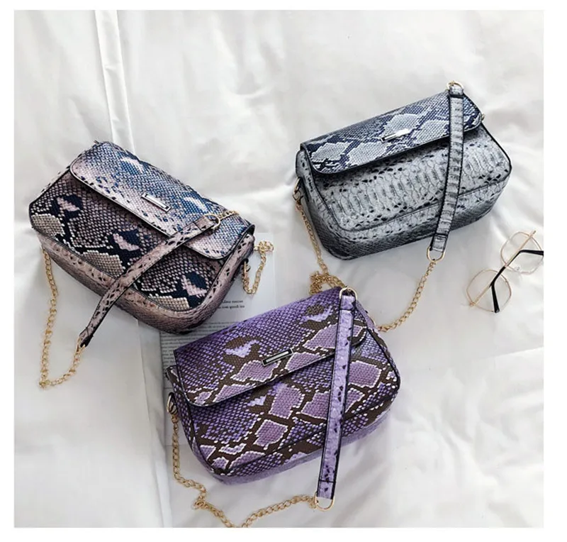 10902823524_1839110146