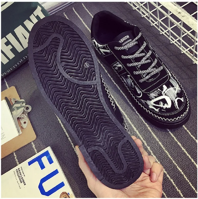Spring Autumn Man Casual Shoes Canvas Breathable Lace Up Fashion Graffiti Hard-Wearing Korean Walking Flat Shoes Man Sewing (14)