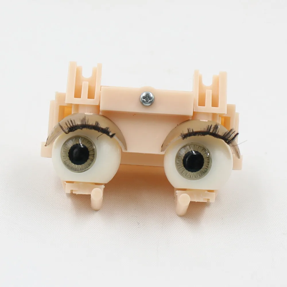 middie-blythe-doll-eyes-accessories-with-chips-factory-nude-middle-blyth-white-skin-Their-DIY-painting