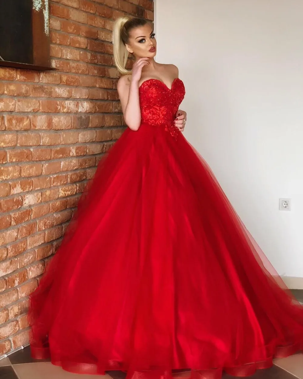 

Wedding Dress Red Ball Gowns Sweetheart Sequins Beaded Zipper Back Cheap High Quality Strapless Long Dresses For Plus Size Bride