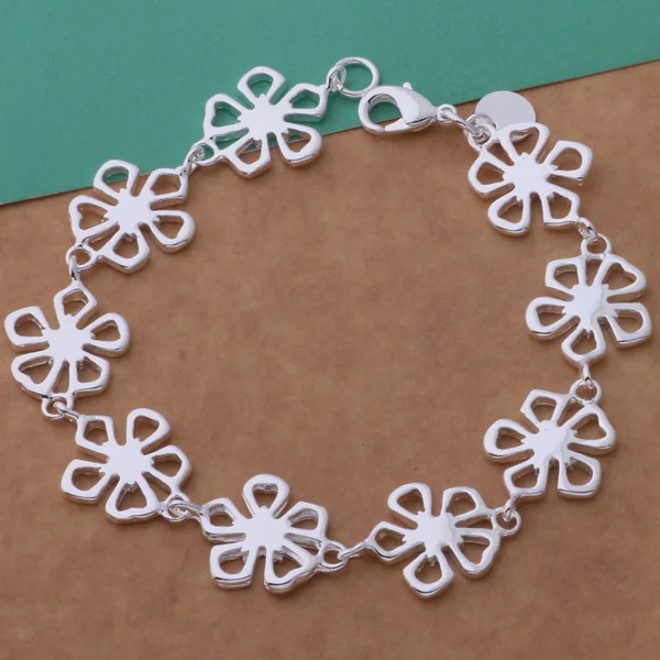 Lucky Silver Bracelet Fashion Clover Shape Exquisite Bracelet For Women