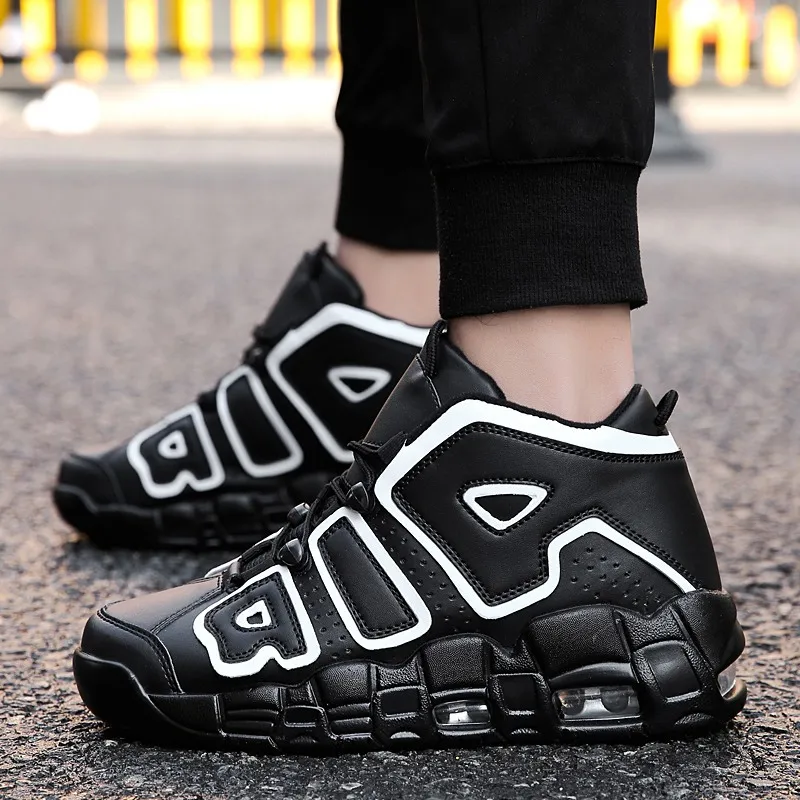 

New sneakers of 2019 Spring Student High-Up Wear-Resistant Running Shoes and Skid-Resistant Portable Training Men's Skate Shoes