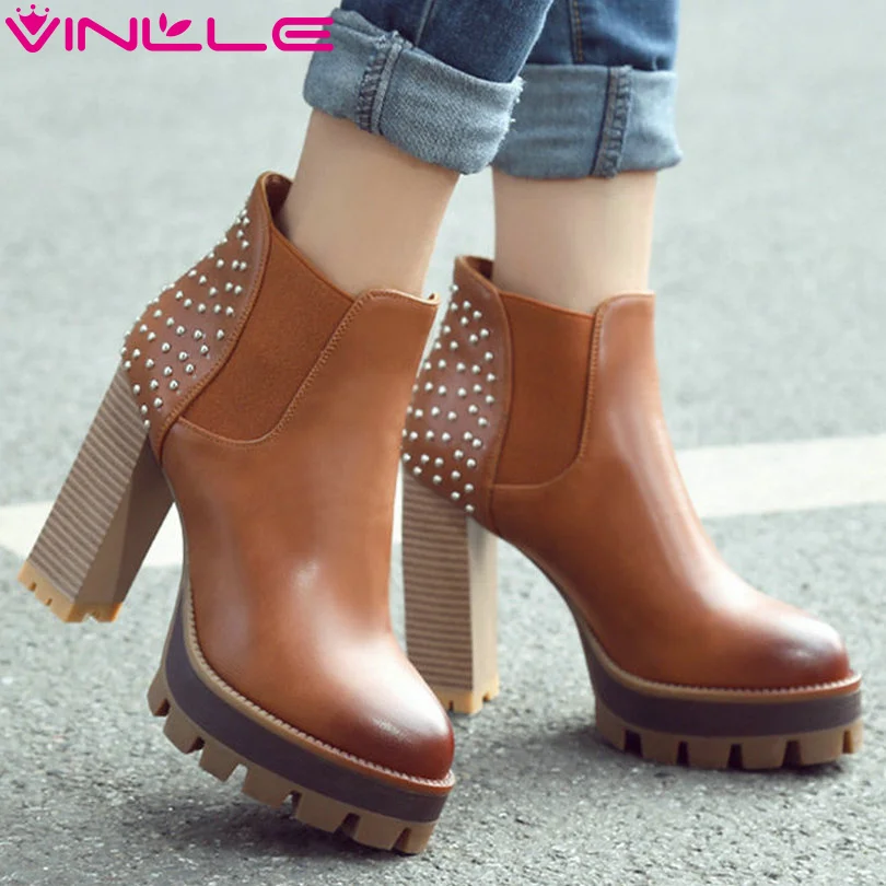 ФОТО VINLLE 2016 Women British Style PU Boots Rivets Square High Heel Ankle Boots Round Ladies Platform Motorcycle Boots Size 34-42