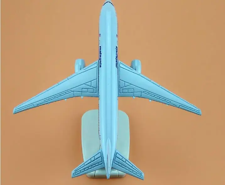 Модель самолета Боинг 777 авиакомпании Малайзия самолет металлическая модель для