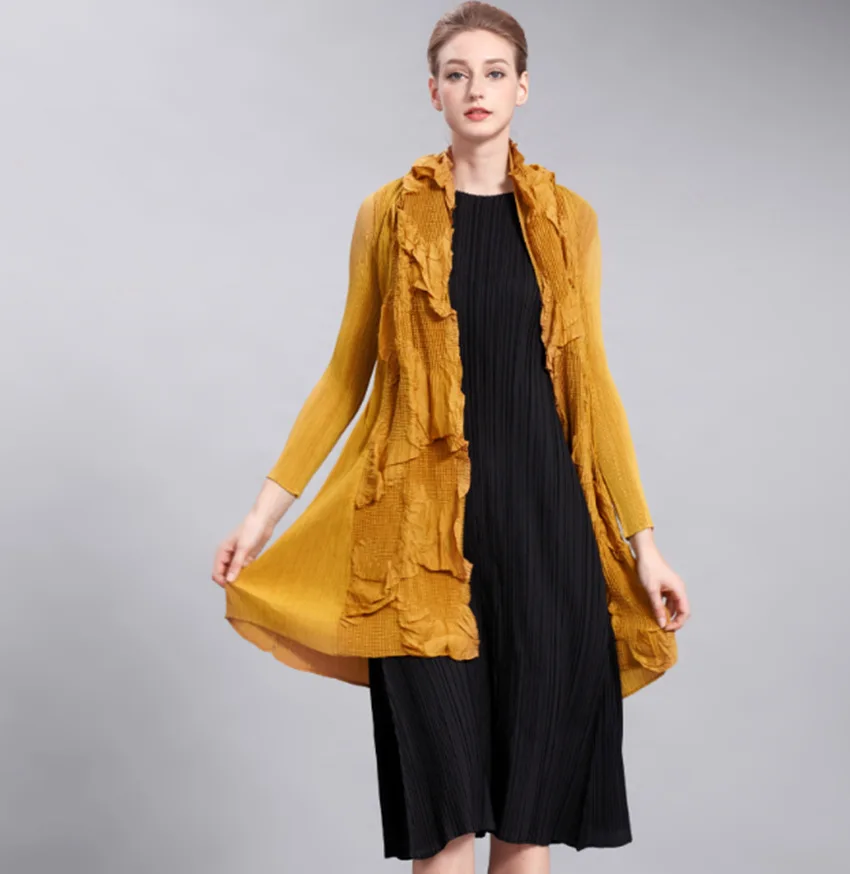 

Early autumn new wrinkle Scarf Collar cardigan coat double hand pleated long sleeved solid thin coat pleated trench free ship
