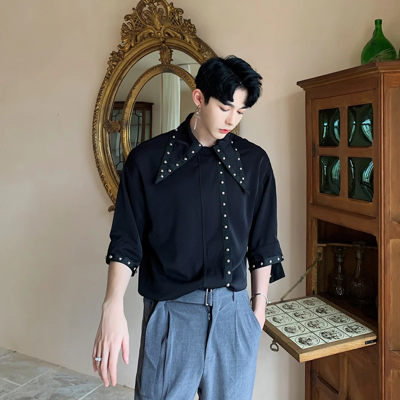 

Men Half Sleeve Rivet Loose Casual Shirts Male Punk Gothic Streetwear Hip Hop Black White Party Dress Shirt Stage Clothing