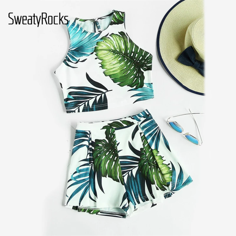 

SweatyRocks Jungle Print Crop Tank Top And Pleated Shorts Co-Ord Women Round Neck Sleeveless Sexy Twopiece With Buttons, Zip