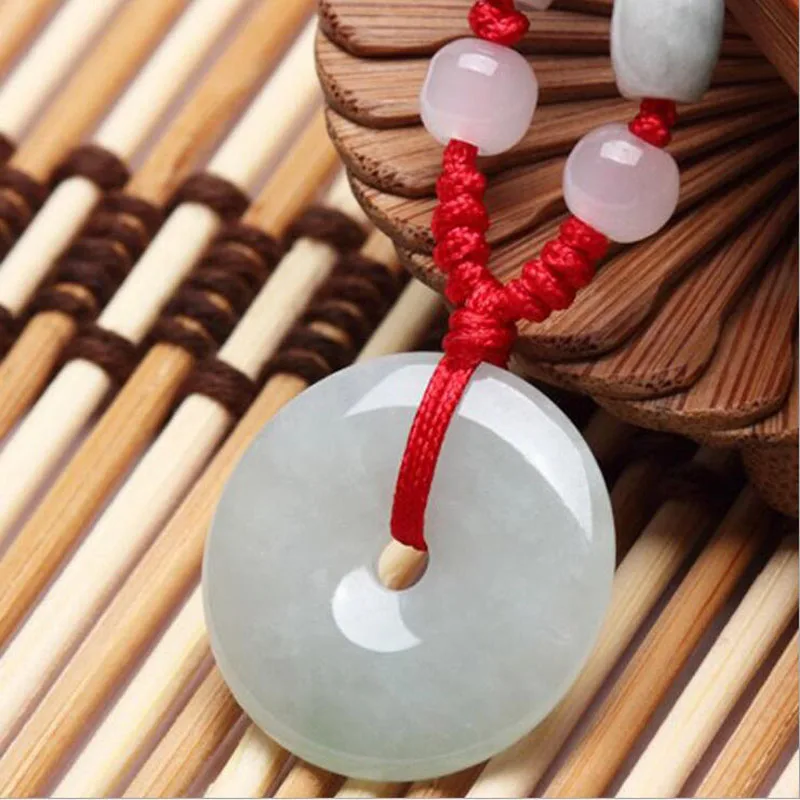

yu xin yuan Natural a cargo emerald ping - ping necknace pendant