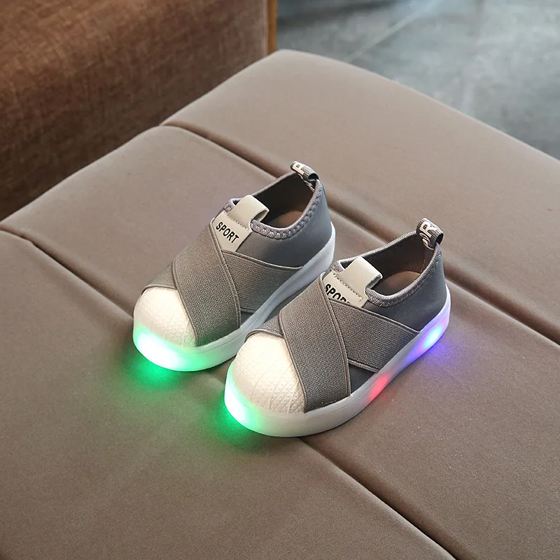 Kkabbyii Детские светящиеся кроссовки дышащая детская спортивная обувь для маленьких девочек мальчиков светящаяся обувь со светом размер 21-30