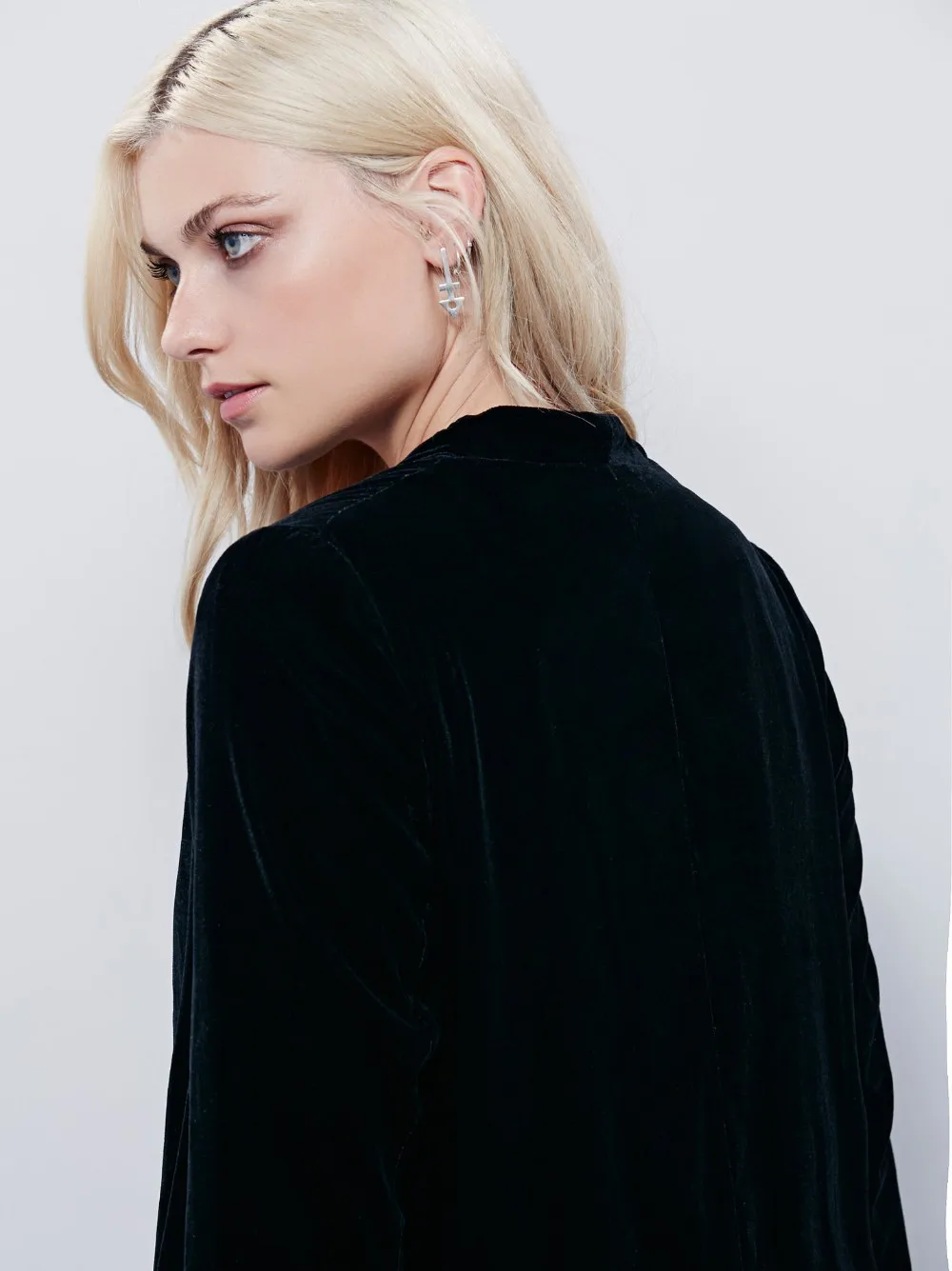 2572578945_1299989016