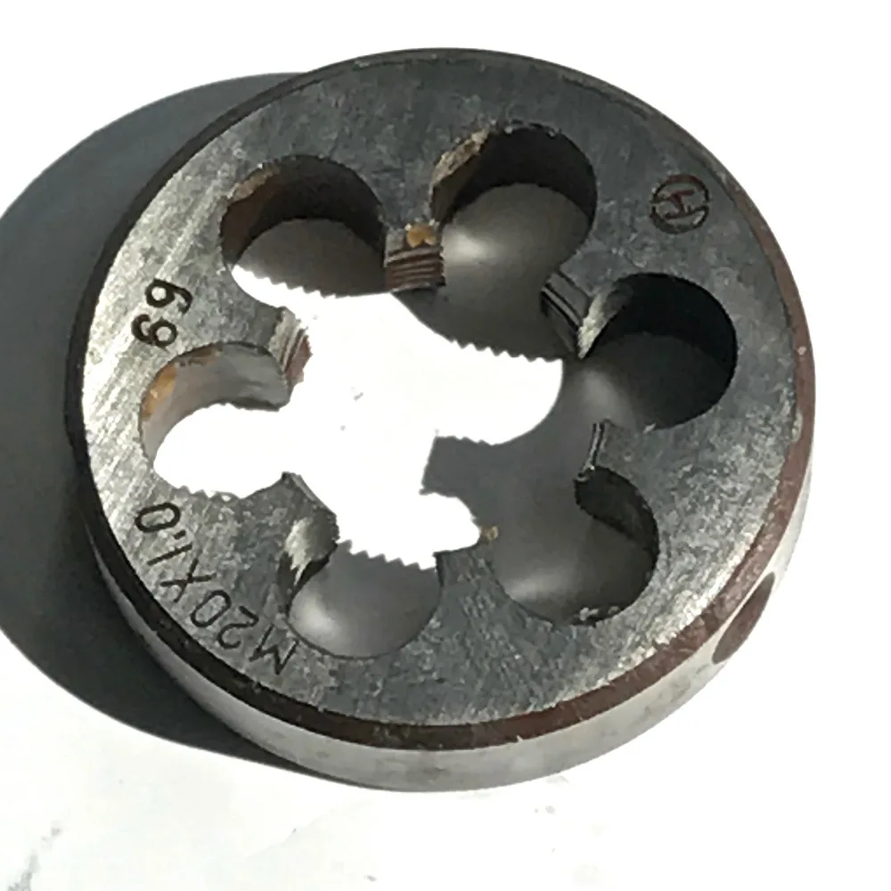 

Free shipping of 1PC Metric left hand manual die M20*1.0/1.5/2.0/2.5mm for threading iron aluminum copper metal workpieces