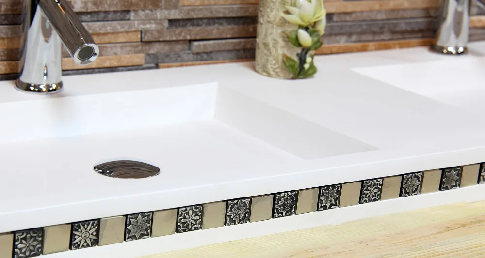 European-style luxury ware platform basin, artistic bathroom sink. Home decoration of the basin that wash a face