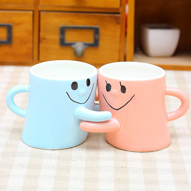 

Color expression embracing couple on the cup Smiling couple hug ceramic cup Creative ceramic cup Valentine Gift gifts mug