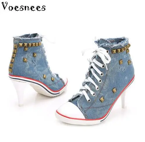 En Ligne 2018 Nouvelles chaussures pour femmes Denim talons Hauts Rivets Femme toile Pompes dame Bottes de Cheville à Lacets Épais talon Mince Talons Chaussures