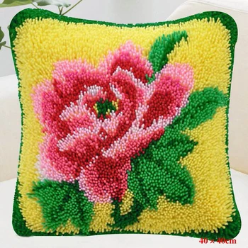 

cross stitch pillow / Placemats "do it yourself" method of needlework kit latch hook rug kit / embroidered carpet/flower