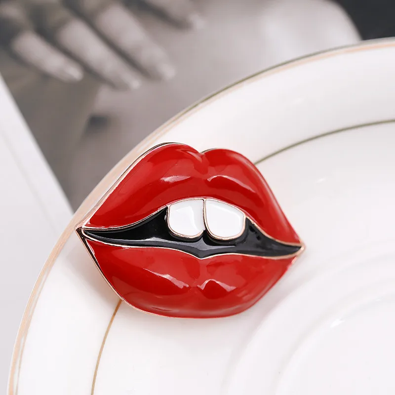 ALLYES Sexy Red Lips Brooches for Women Girls Clothes Collar Lapel Pins Alloy Enamel Brooch Female Jewelry Christmas Gift Fashion Jewelry