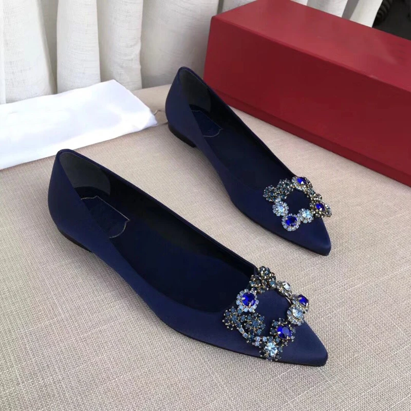Элегантные модельные туфли; женские туфли с острым носком на плоской подошве; туфли-лодочки с кристаллами; женские атласные шлепанцы без застежки на плоской подошве; цвет синий, красный, черный