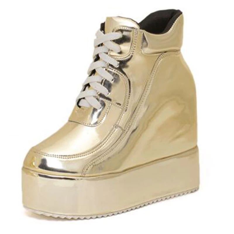 COVOYYAR/повседневная обувь на скрытой танкетке; женские кроссовки на платформе; коллекция года; ботильоны martin из лакированной кожи на шнуровке; цвет золотой, серебряный; WSN695 - Цвет: Золотой