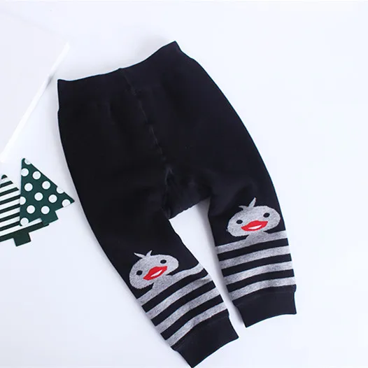 Леггинсы для маленьких девочек милые теплые бархатные штаны с героями мультфильмов на осень и зиму повседневные хлопковые длинные штаны для детей от 0 до 3 лет - Цвет: Черный
