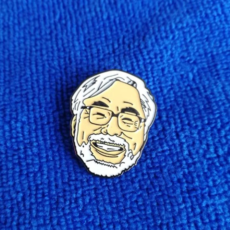 B2     Japanese Hayao miyazaki Pin Badge Cartoon Fan Brooches  (1)