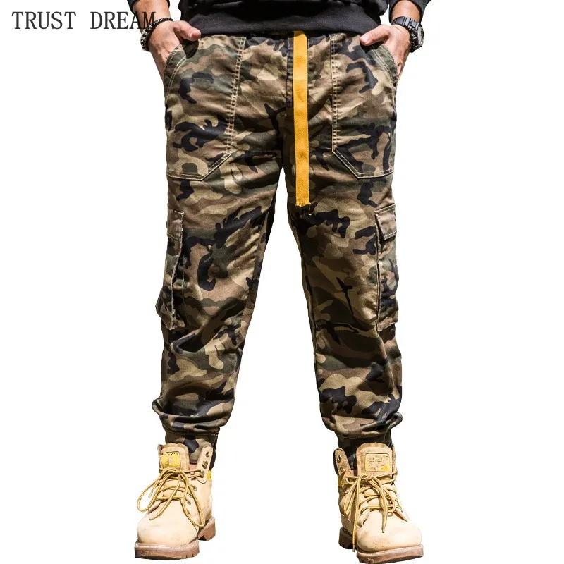 

Europeans style Man fashion Straight Camouflage Yellow Cargo Pants Men Leisure Loose More Pocket Elastic Waist Male Jogger