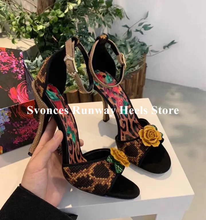 Пикантные сандалии Для женщин Rose& леопардовые босоножки на высоком каблуке ручной стежок банкет платье обувь украшенная хрусталем каблуком сандалии цветок