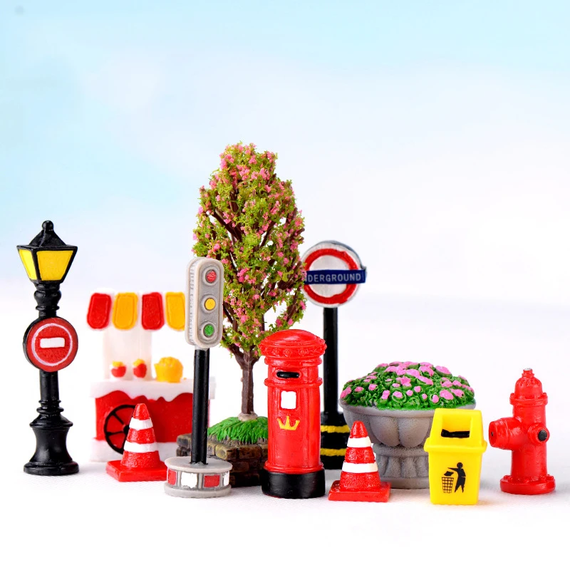 

ZOCDOU 1 Piece Food Stand Signboard Street Light Mailboxe Fire Hydrant Trash Can Small Statue Little Figurine Craft Garden Deco